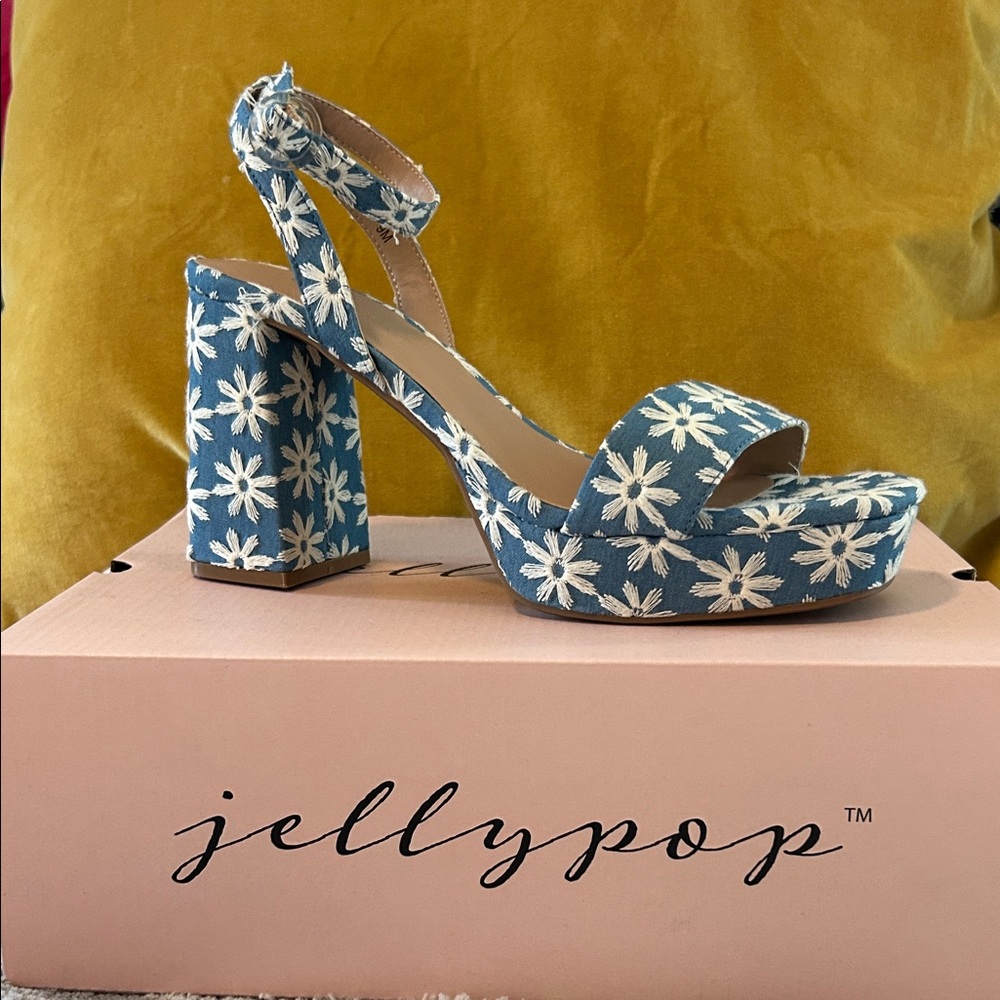 Jellypop Daisy Print Platform Sandals